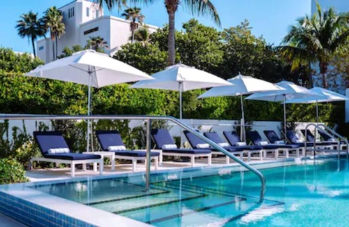 Palm Beach House | Your Home Away From Home! 3 Modern Rooms | Private Beach Access + Free Parking
