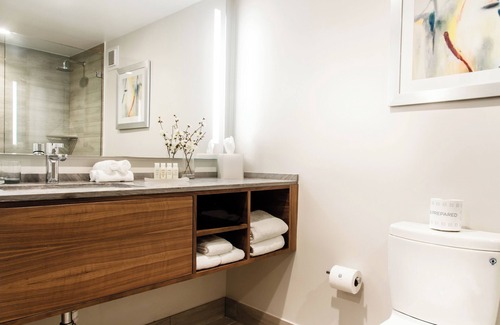 Central Beach Resort | Your Home Away From Home! Ocean View, Onsite Pool!