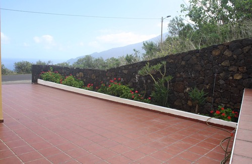 Los Llanillos House | Your home in La Frontera