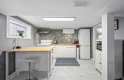 Port Alberni House | Your Home in the Heart of Vancouver Island - Lower Suite