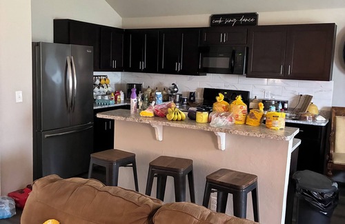 Stillwater House | “Your Honey Bee”100%,Newer4-bedroom housewith everything incharming Stillwater,“