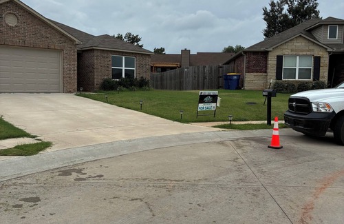 Stillwater House | “Your Honey Bee”100%,Newer4-bedroom housewith everything incharming Stillwater,“