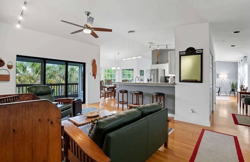 Gumbo Limbo House | Your Island Oasis Awaits on Sanibel - Near Beach