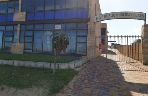 Jeffreys Bay Apartment | Your Jeffrey's Main beach holiday starts here!