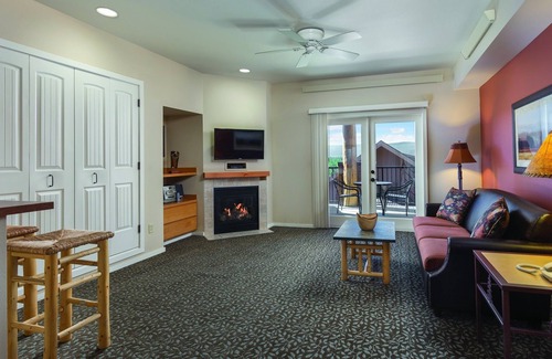 West Yellowstone Resort | Your loved ones will LOVE you for this!