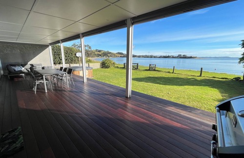 Pataua House | Your Lovestory - Spa, Logfire and Complimentary Wine