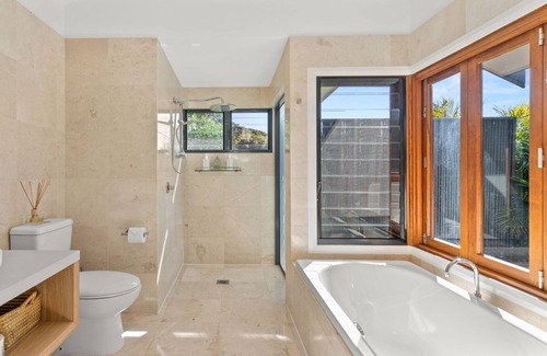 Ewingsdale Cabin | Your Luxury Escape - Cape Vue - Studio 4