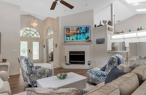 Crystal River House | Your Manatee and Scalloping Adventure Retreat in Crystal River