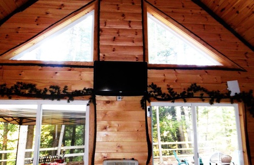 Taberg Cabin | "Your Neck of the Woods" Cabin Rental: Peaceful Get-away Overlooking Fish Creek