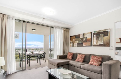 Woodend Apartment | Your next solo or couples getaway awaits you in this welcoming apartment.