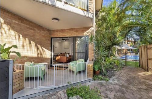 Noosaville Apartment | Your Noosa HQ - modern apartment near everything!