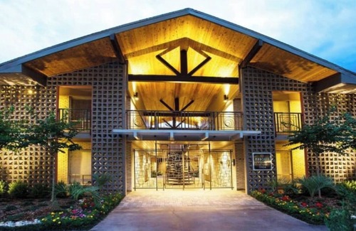 The Galleria Apartment | Your October Steal Stylish Galleria Condo