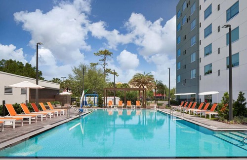 Williamsburg House | Your Orlando Adventure Starts Here! 2 Comfortable Units, Near Universal Studios