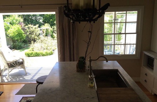 West Los Angeles House | Your own 2/1 HOUSE with large GARDENS and remodeled CHEF’S KITCHEN in West LA