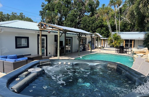 Clearwater House | Your own private resort