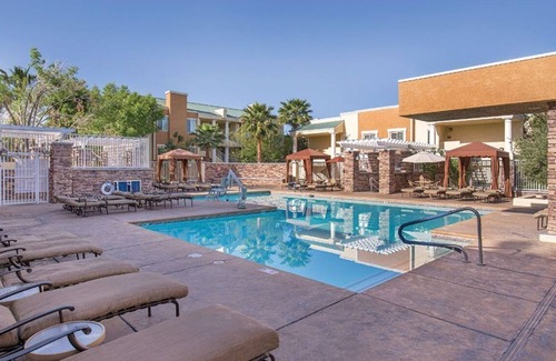 Las Vegas Condo | Your Own Stylish 2-BR Condo Oasis Near LV Strip - Special Offer!