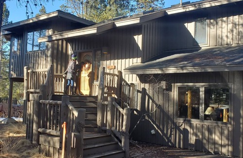 Deer Park House | Your Own Sunriver Lodge on the Edge of the Forest - A/C -10 SHARC Passes!