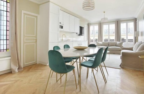 Quartier Saint-Georges Apartment | YOUR PARISIAN ESCAPE AWAITS, STEPS AWAY FROM OPERA & MADELEINE -RUE DE L'ISLY