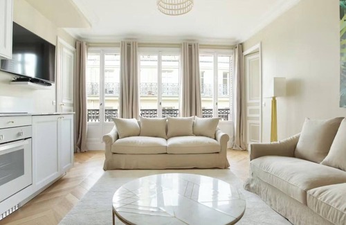 Quartier Saint-Georges Apartment | YOUR PARISIAN ESCAPE AWAITS, STEPS AWAY FROM OPERA & MADELEINE -RUE DE L'ISLY