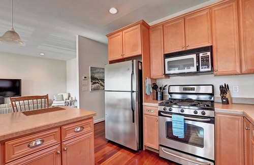 Ocean View Condo | Your Peaceful Retreat! 2 Bedroom Condo on the 2nd Floor! Wifi, Dock!