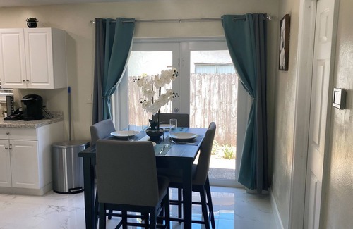 South Middle River Apartment | Your Perfect Retreat; 10Min from the Beach, Downtown, Las Olas and the Airport