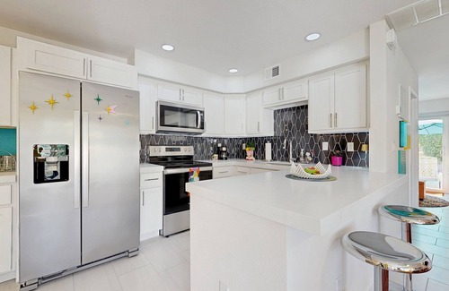Palm Springs Condo | Your Pet-Friendly Desert Escape—Relax, Recharge, and Make Memories Under the Sun