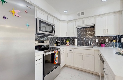 Palm Springs Condo | Your Pet-Friendly Desert Escape—Relax, Recharge, and Make Memories Under the Sun