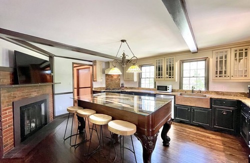 Pinehurst House | Your Private Clubhouse with Golf Simulator and Pool