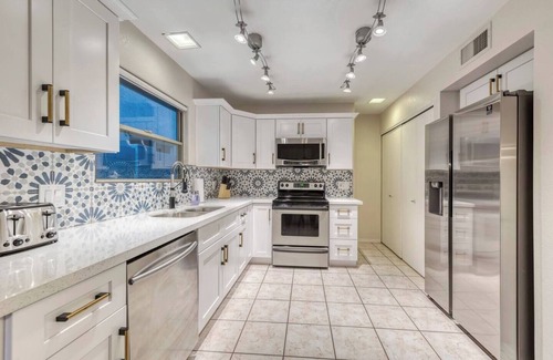 Deer Valley House | YOUR private Desert Getaway with FREE Heated Pool!