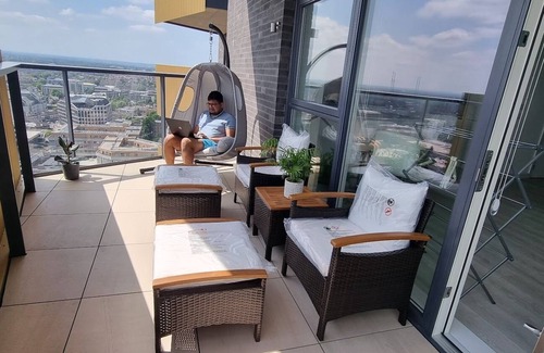 London Borough of Hounslow Apartment | Your Private En-suit in a Luxury high Rise