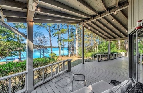Nacogdoches House | Your Private Lakefront Retreat