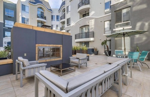 Marina del Rey Apartment | Your Private Oasis in the Hub of Marina del Rey
