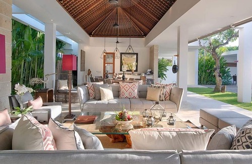 Petitenget Villa | Your Private Paradise – Bali Villa 1050