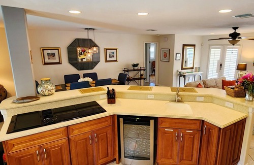 Indian Beach Sapphire Shores House | Your private slice of Paradise for your special get away in a 5 star home.