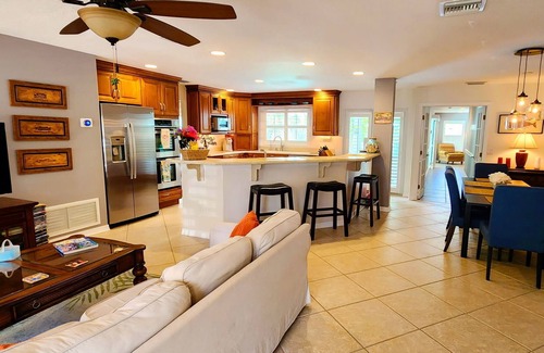 Indian Beach Sapphire Shores House | Your private slice of Paradise for your special get away in a 5 star home.