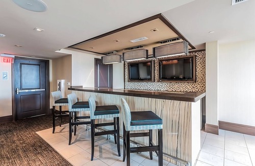 Northeast Virginia Beach Hotel | Your Relaxing Beachfront Haven! Kitchenette, Outdoor Swimming Pool!