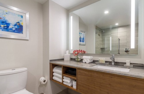 Central Beach Resort | Your Relaxing Getaway Awaits! 2 Comfortable Units, Ocean View, Onsite Pool!