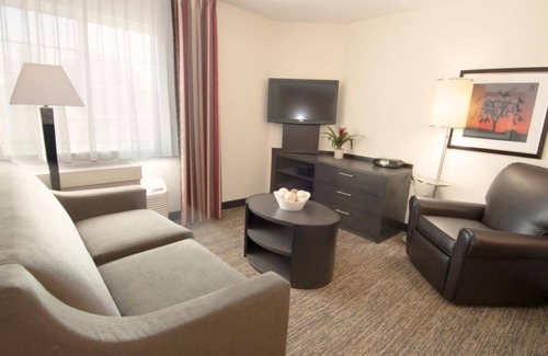 Anaheim Resort Resort | Your Relaxing Getaway Awaits! 4 Spacious Units, Pets Allowed
