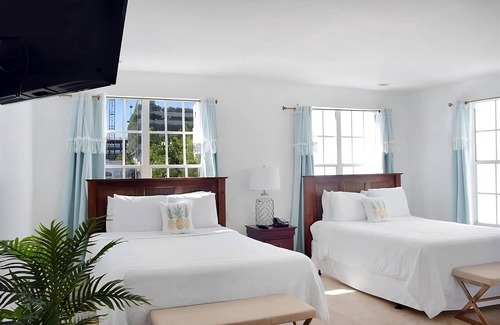 Flamingo/Lummus Hotel | Your Relaxing Getaway Awaits! Two Great Units, Walk To The Beach