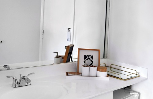 Flamingo/Lummus Hotel | Your Relaxing Getaway Awaits! Two Great Units, Walk To The Beach