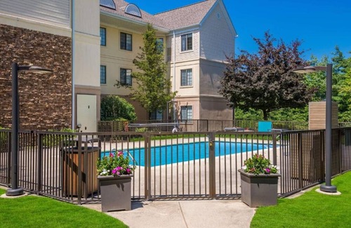 Andover Hotel | Your Relaxing Getaway Awaits! Perfect for Merrimac River Frontage! Outdoor Pool!