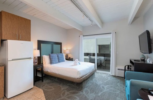 San Clemente Hotel | Your San Clemente Studio Escape! Outdoor Swimming Pool!