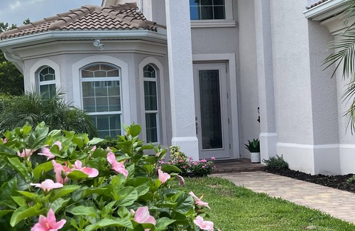 Naples Heritage House | Your Tropical Escape Awaits! 5-Brm Pool Home, Minutes from Stunning Beaches.