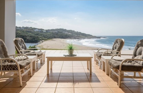 Palm Beach House | Your Ultimate Beach House Getaway!