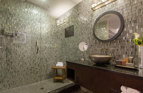 Las Vegas Resort | Your Vegas Oasis, Steps from the Strip! Holiday Inn Desert Club-Studio