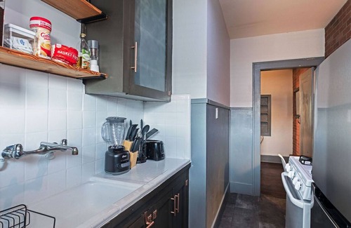 Hyde Park Apartment | Your Westheimer Dream House! Sleep 18/8BR/4BA/4PA