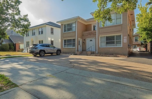 Hyde Park Apartment | Your Westheimer Dream House! Sleep 18/8BR/4BA/4PA