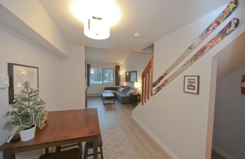 Whistler Creekside Condo | Your Whistler Escape ~ 5 min walk to lift ~ Free Parking