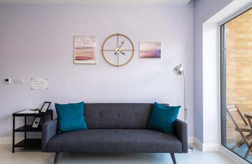 Gillingham Apartment | Your Work Base - Quiet, Modern & Comfy - Apartment 5