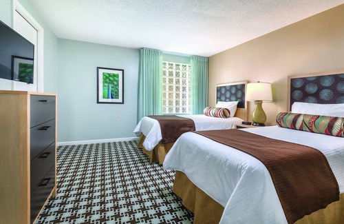 Inner Harbour Resort | You’re cozy as you look out over the moonlit bay !